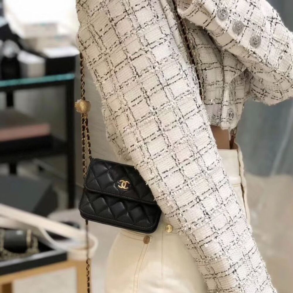 Chanel Women Pre-Loved Bag Very Good Condition - Picture 4 of 4
